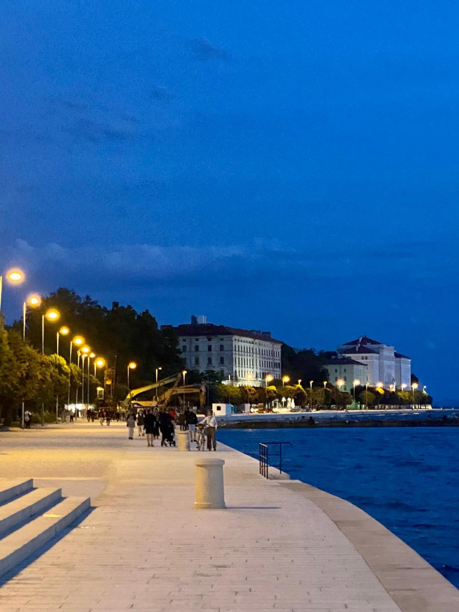 Apartman Poluotok 1 *