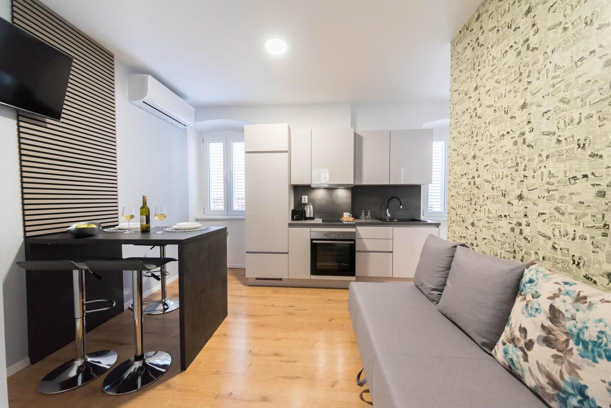 Apartment Poluotok 1